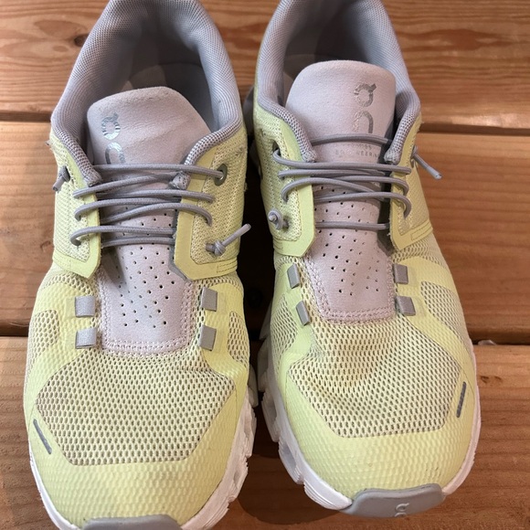 ON CLOUD 5 Running Shoes Hay Frost Women Sneakers 8 - Picture 6 of 16